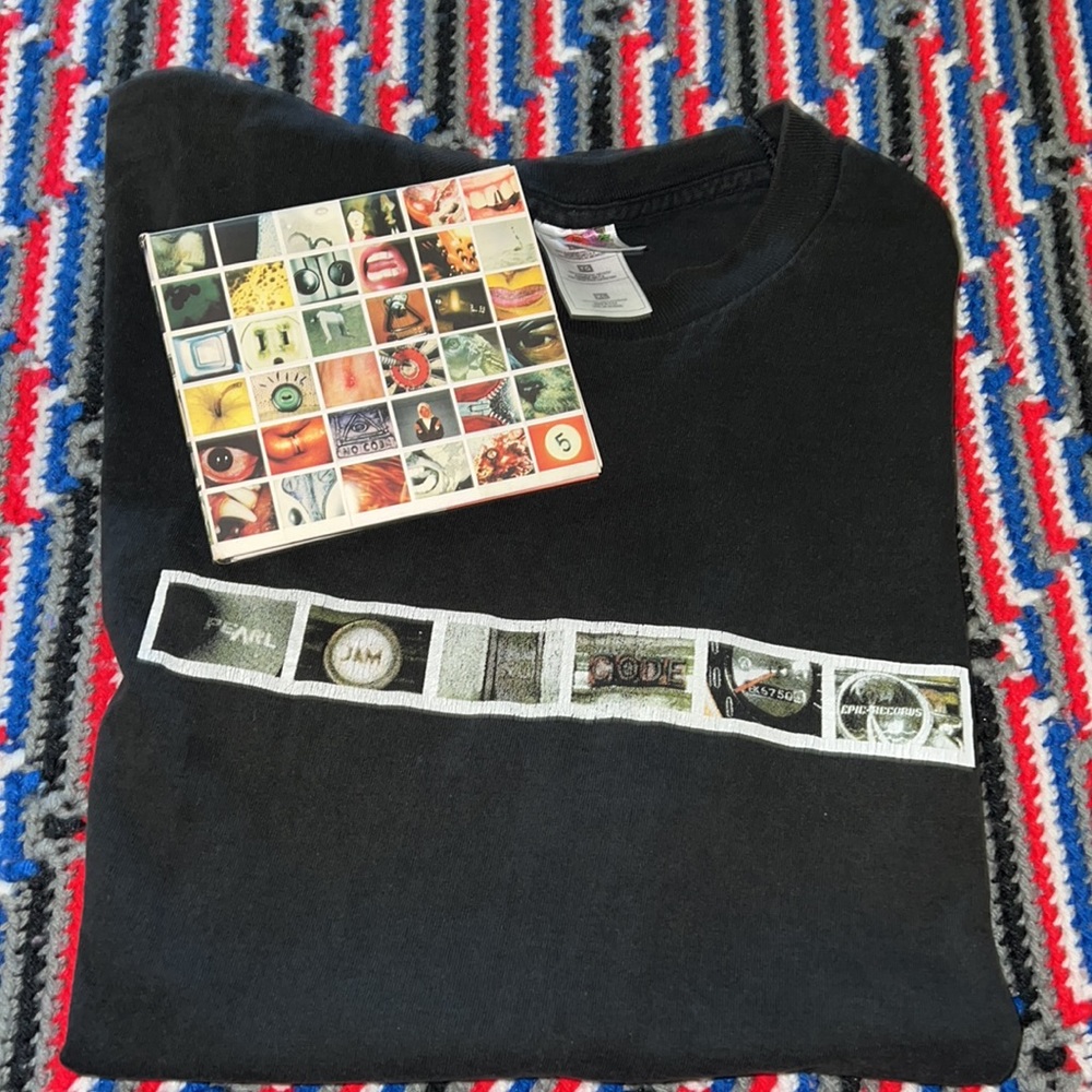 Pearl Jam 1996 XL black promo tee plus No Code CD